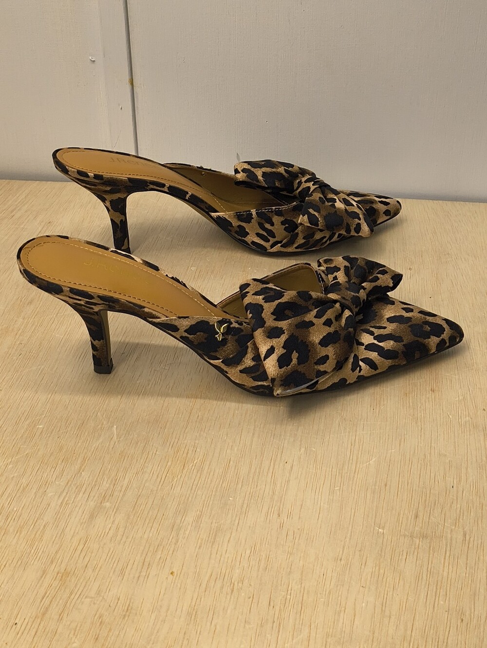 J. Renee Elonna Leopard Print Bow Pointed Toe Kitten Heels Mules Size 11M - Picture 4 of 7